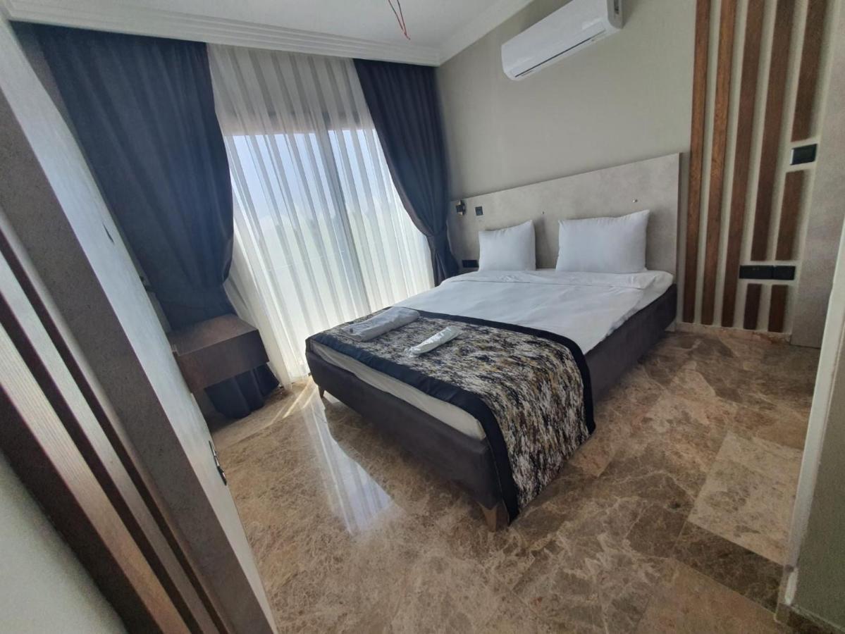 Luxury Hotel Room W Pool Near Beach In Kyrenia Kyrenia  Bilik gambar